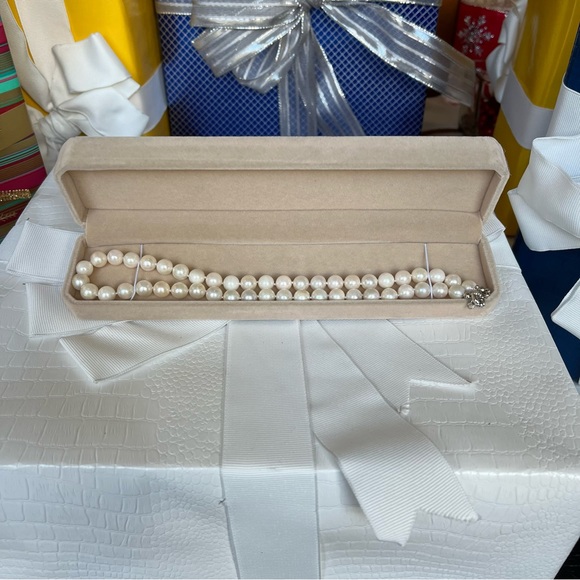 Akoya 18” Pearl Necklace - Picture 3 of 12